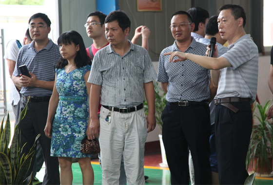 展廳(tīng)現場參(cān)觀.jpg